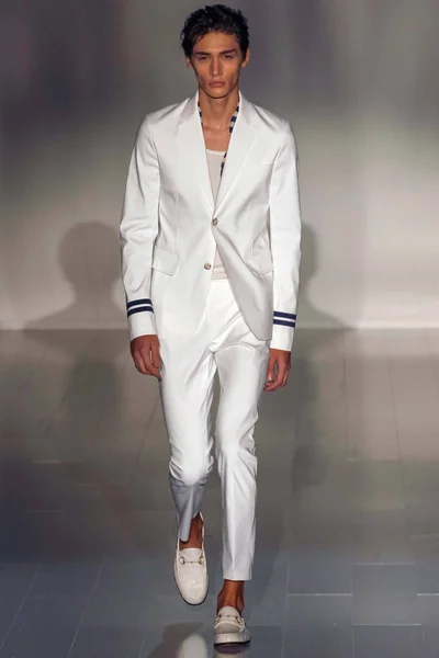 Look 1